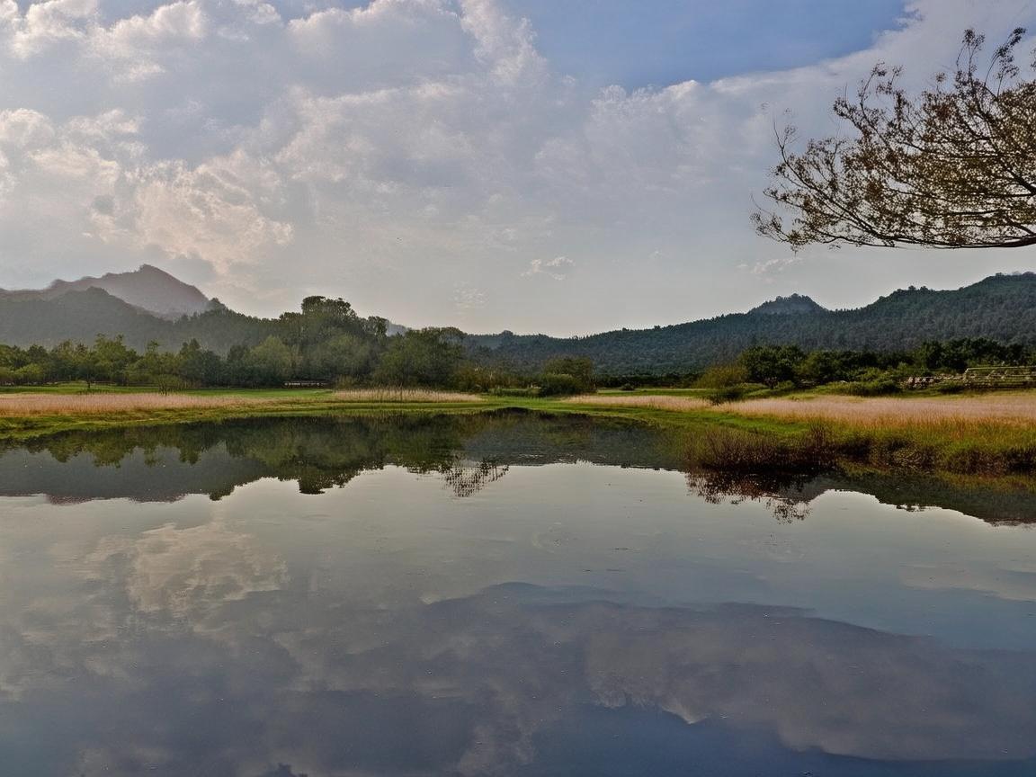 发箍与光伏电站运维的光明纽带，如何利用发箍提升安全帽佩戴的严谨性？
